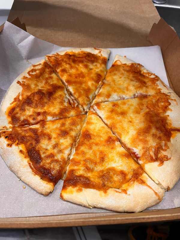 Pizza ham and cheese