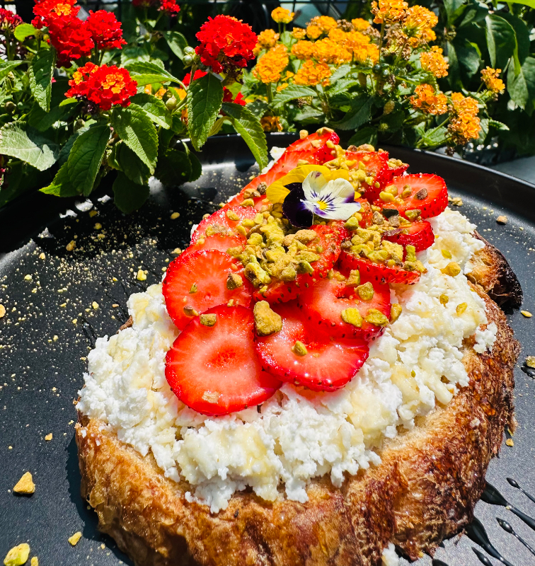 Strawberry Anari Cheese Toast