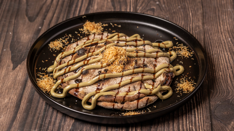 Dubai chocolate pizza