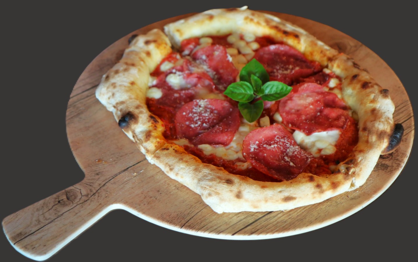 Salami pizza